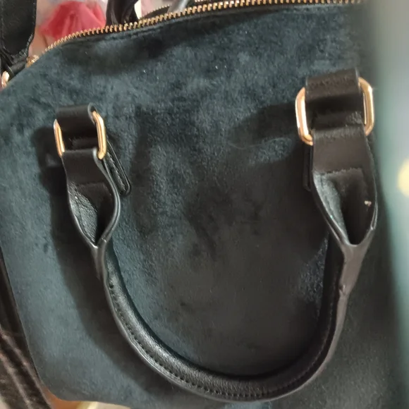 **NEW** Juicy Couture BLING Black Shoulder Bag with Ajustable Strap 💎💎🖤🖤 - Picture 8 of 9